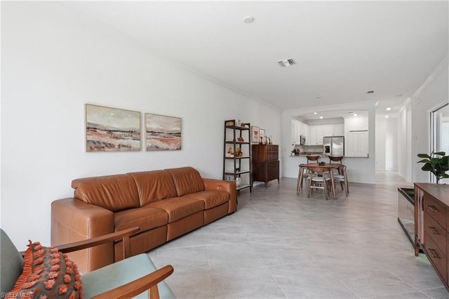 1689 Alameda DR, Naples, FL 34120