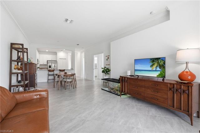 1689 Alameda DR, Naples, FL 34120