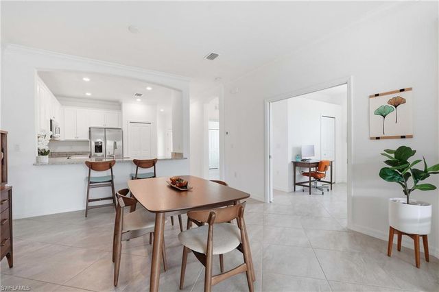 1689 Alameda DR, Naples, FL 34120