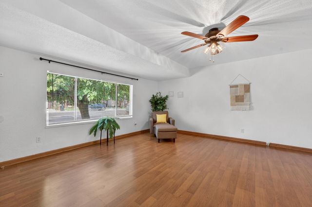 155 I St, Lincoln, CA 95648