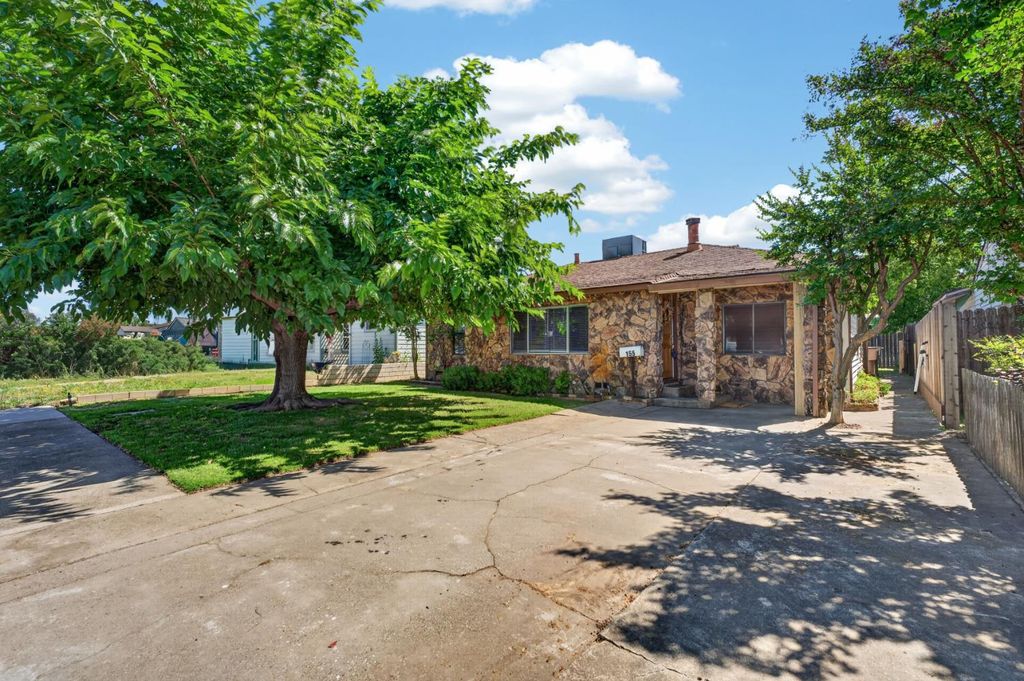 155 I St, Lincoln, CA 95648