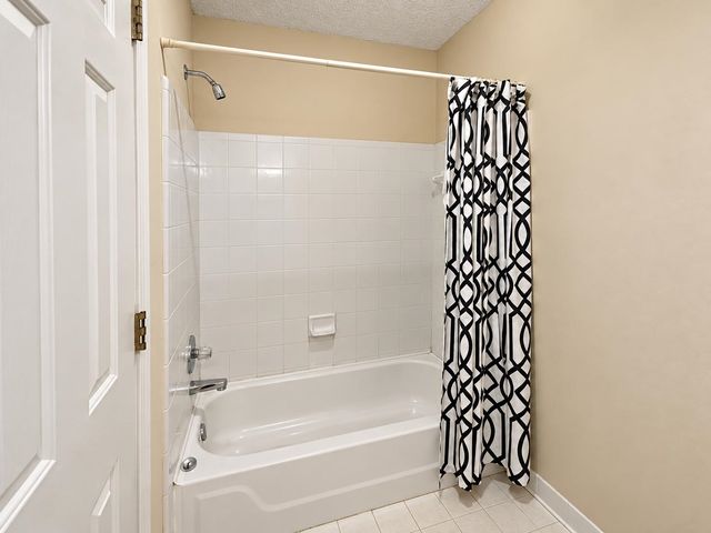 8762 W BREDBURY CV, Memphis, TN 38016
