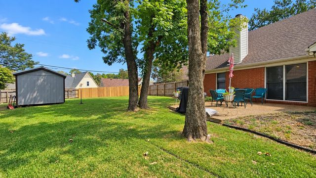 8762 W BREDBURY CV, Memphis, TN 38016