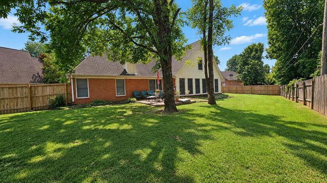 8762 W BREDBURY CV, Memphis, TN 38016