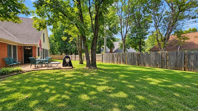 8762 W BREDBURY CV, Memphis, TN 38016