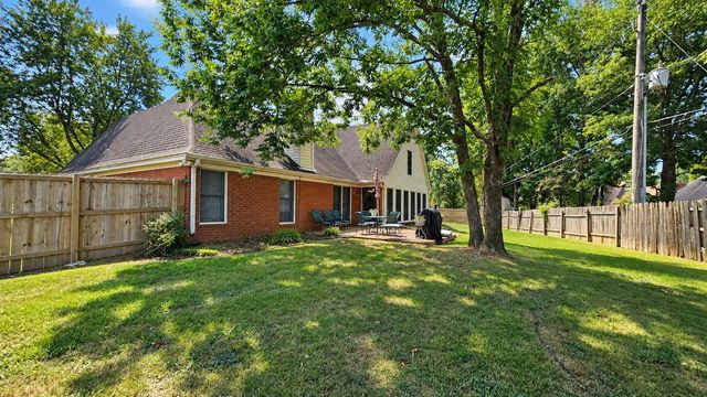 8762 W BREDBURY CV, Memphis, TN 38016