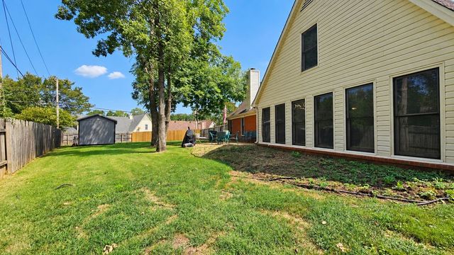 8762 W BREDBURY CV, Memphis, TN 38016
