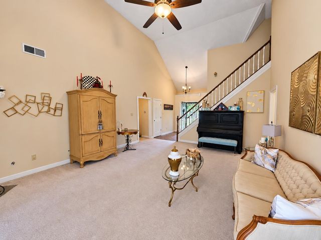 8762 W BREDBURY CV, Memphis, TN 38016
