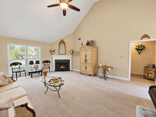 8762 W BREDBURY CV, Memphis, TN 38016