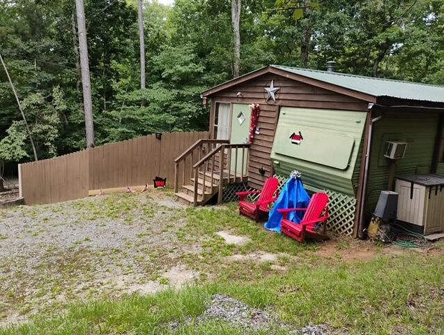 95 Seventh Street, Ellijay, GA 30540