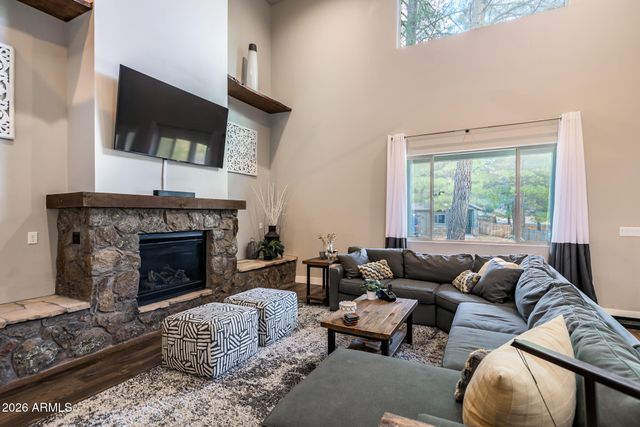 17 E TRANQUIL Lane, Flagstaff, AZ 86005