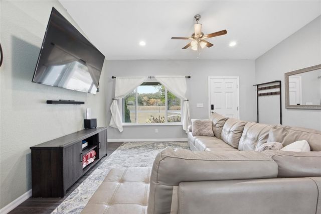 224 FISHER ROAD, Ocklawaha, FL 32179