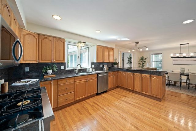 20 Blossom St, Lexington, MA 02421