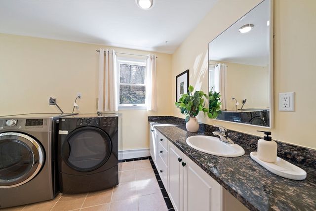 20 Blossom St, Lexington, MA 02421