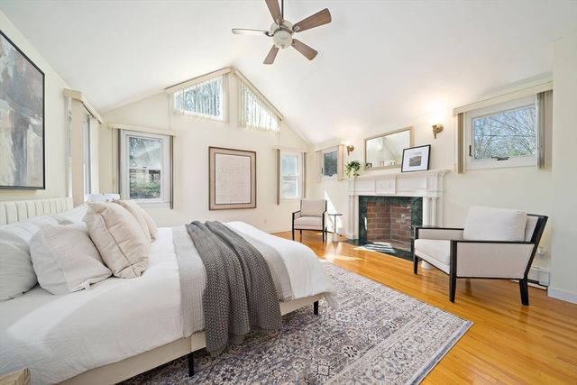 20 Blossom St, Lexington, MA 02421