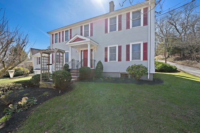 20 Blossom St, Lexington, MA 02421