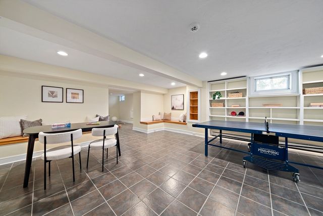 20 Blossom St, Lexington, MA 02421