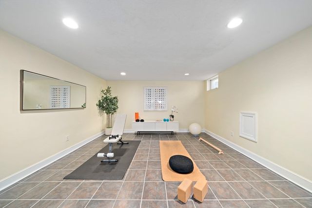 20 Blossom St, Lexington, MA 02421