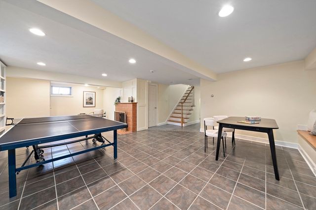 20 Blossom St, Lexington, MA 02421