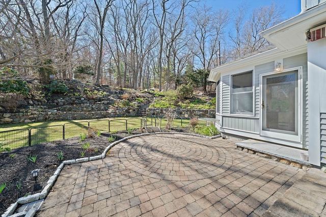 20 Blossom St, Lexington, MA 02421