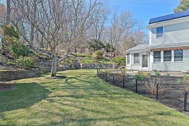 20 Blossom St, Lexington, MA 02421