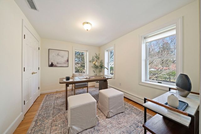 20 Blossom St, Lexington, MA 02421