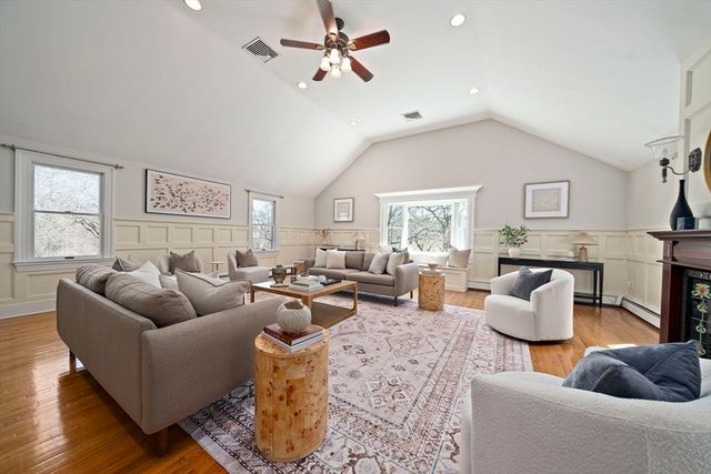 20 Blossom St, Lexington, MA 02421