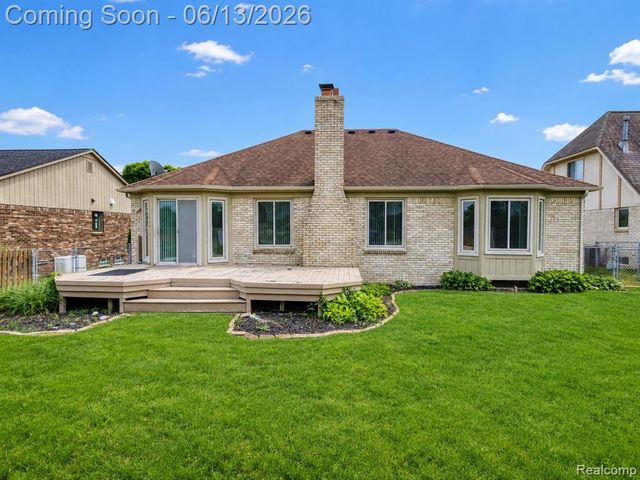 3259 Kirkton Drive, Sterling Heights, MI 48310