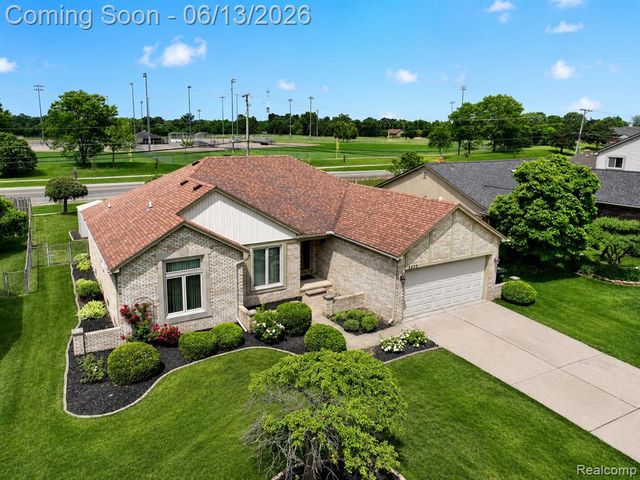 3259 Kirkton Drive, Sterling Heights, MI 48310