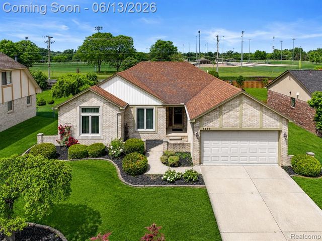 3259 Kirkton Drive, Sterling Heights, MI 48310