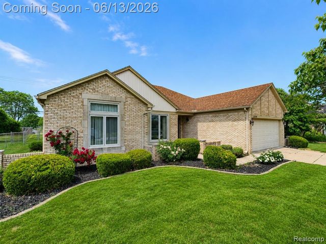 3259 Kirkton Drive, Sterling Heights, MI 48310