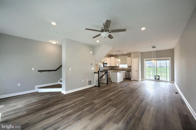 242 HUDSON BLVD, Red Lion, PA 17356