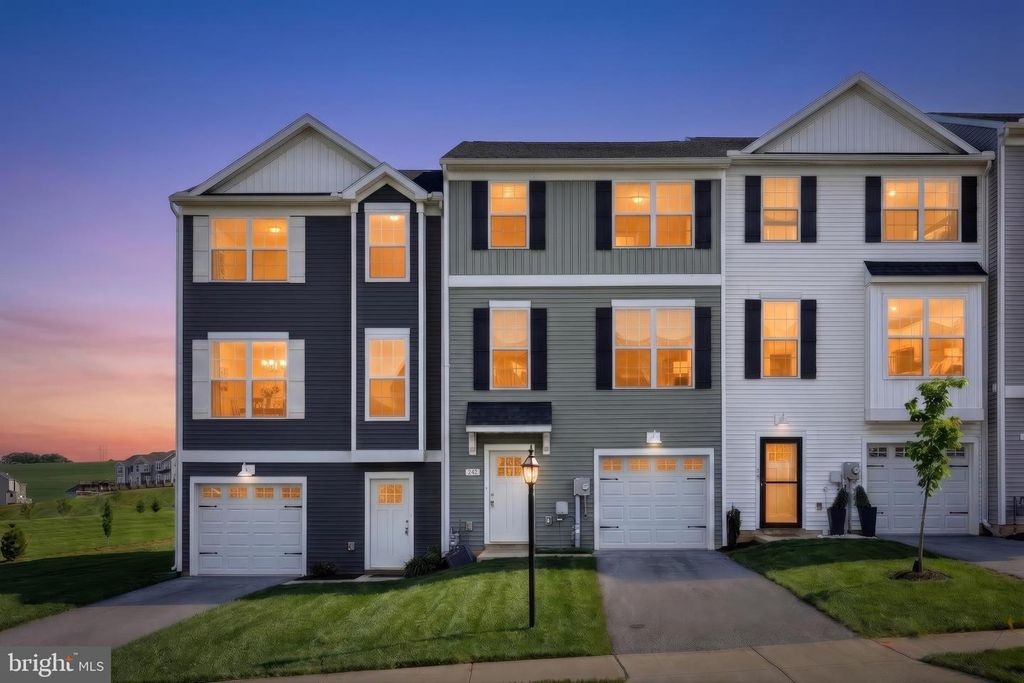 242 HUDSON BLVD, Red Lion, PA 17356