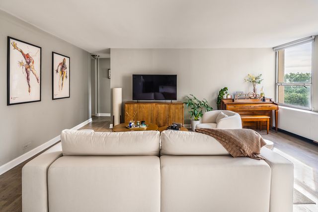 2626 N Lakeview Avenue 604, Chicago, IL 60614