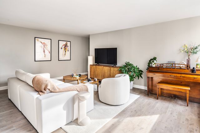 2626 N Lakeview Avenue 604, Chicago, IL 60614