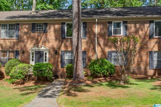 2061 Montreat Cir Apt D, Vestavia Hills, AL 35216
