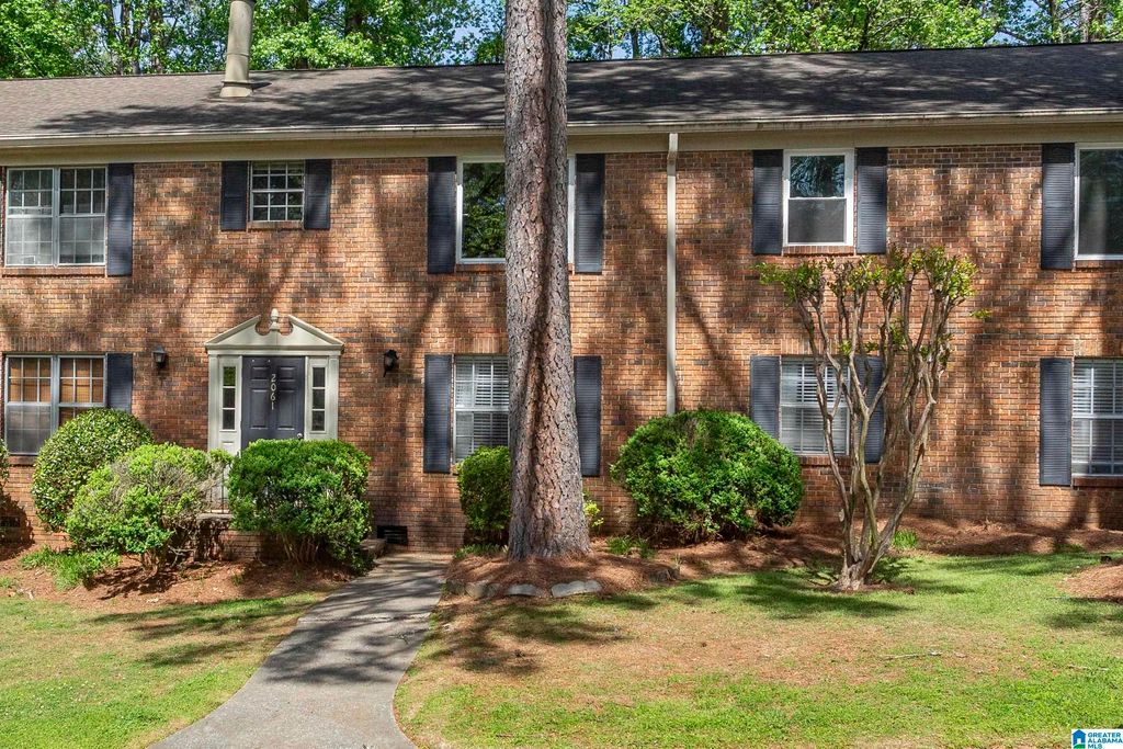 2061 Montreat Cir Apt D, Vestavia Hills, AL 35216