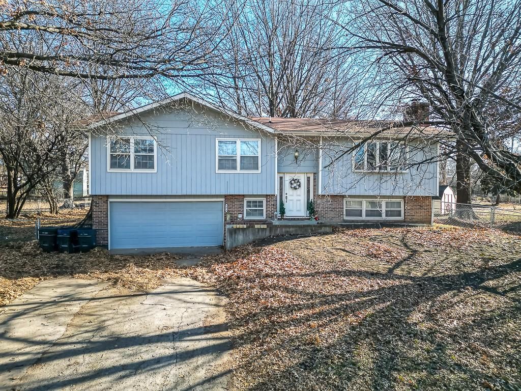 2404 Brush Creek Drive, Lawrence, KS 66047