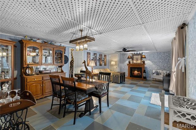 213 Lincoln Lane, Winfield, MO 63389