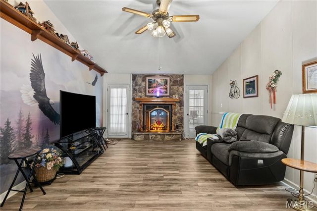 213 Lincoln Lane, Winfield, MO 63389