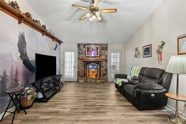 213 Lincoln Lane, Winfield, MO 63389