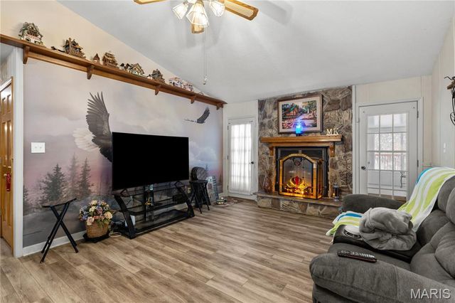 213 Lincoln Lane, Winfield, MO 63389