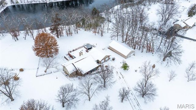 213 Lincoln Lane, Winfield, MO 63389