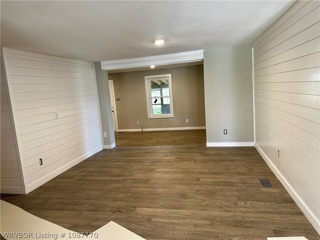 2100 Horne Street, Lavaca, AR 72941