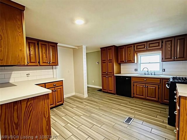 2100 Horne Street, Lavaca, AR 72941