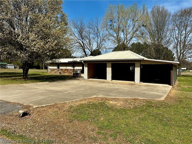 2100 Horne Street, Lavaca, AR 72941