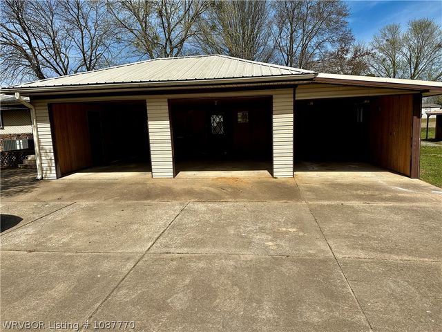 2100 Horne Street, Lavaca, AR 72941