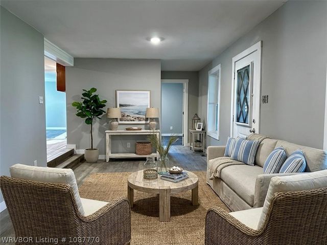 2100 Horne Street, Lavaca, AR 72941