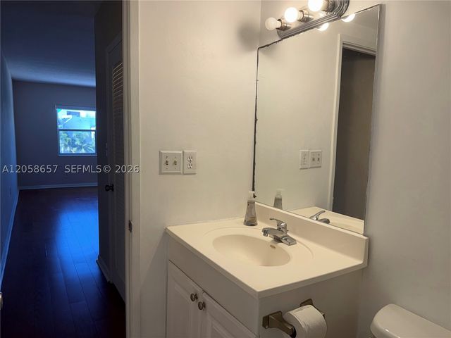 400 Kings Point Dr 311, Sunny Isles Beach, FL 33160