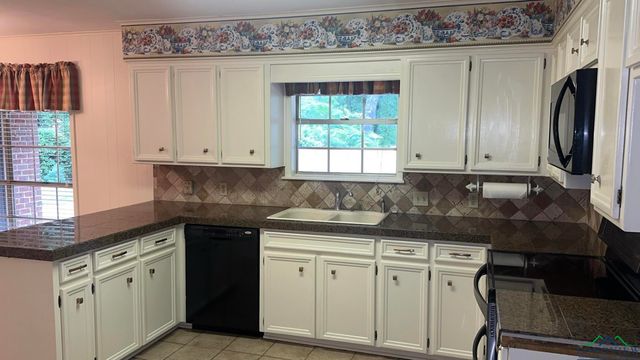 1202 Stone Trail, Longview, TX 75604